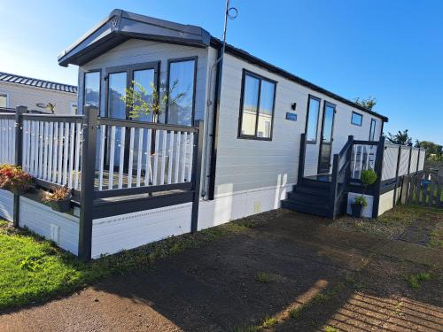 Patrington Haven Casa | 41 Park Lane Patrington Haven 2 bedrooms sleeps 6 five stars park