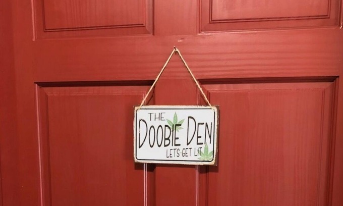 Versailles Apartamento | 420 King studio. New Fall 2023..... The Doobie Den