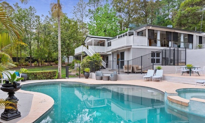 Martinsville Casa | 442 Martinsville Rd · Villa Nessa - Fri Check in 10am Sun check out 6pm