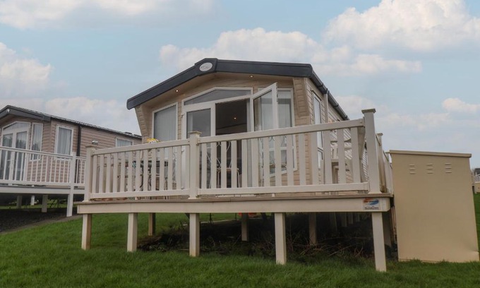 Cayton Bay Casa | 47 The Drake Forgetmeknot