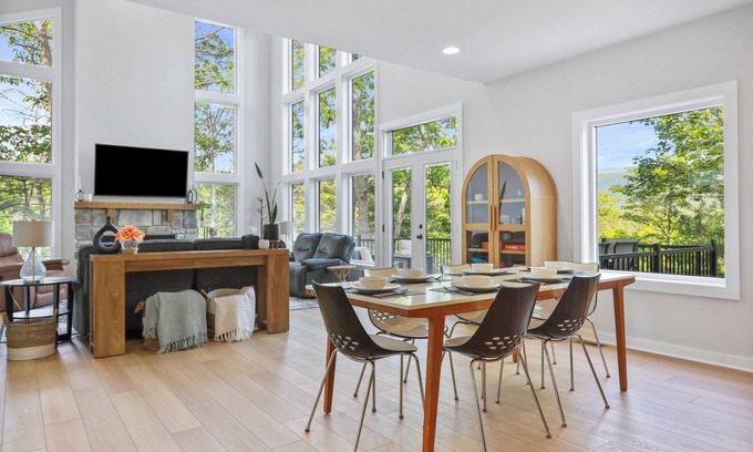 Mount Jackson Casa | 4 BDR New Modern & Spacious Mountain View Retreat - 5Min to Bryce Resort