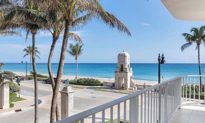 Greenview Shores Casa | Romantic 4/2 with movie theater, heated pool