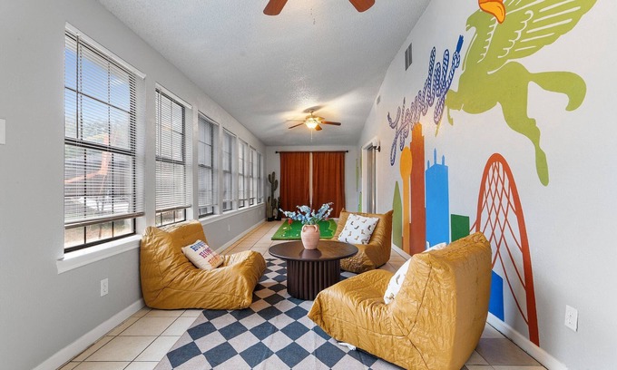 Irving Casa | 4bd Near Airport & Downtown - Volleyball - Games