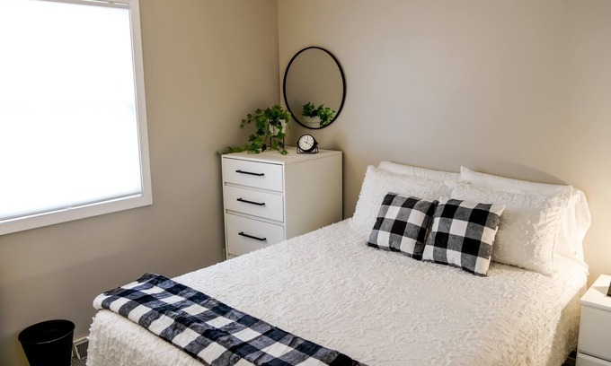 Rapid City Casa | 4bd2ba Family&Pet Friendly Easy access to Hills & Amenities Central Location