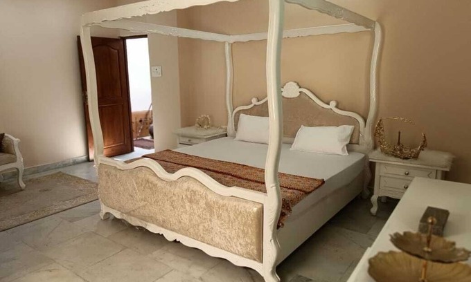 Hyderabad Casa | 4BHK New, Big, Elegant, Luxurious Home @prime loc Hyderabad! 20mins from Airport