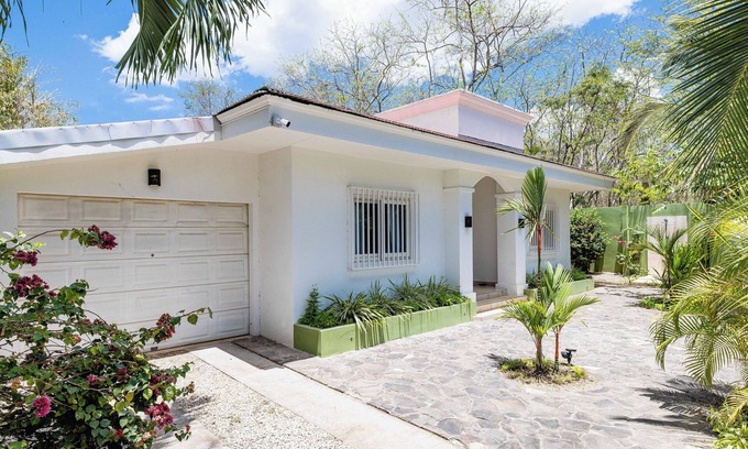 Santa Barbara Casa | 4BR Villa Close to Beach in Palm Beach Estates