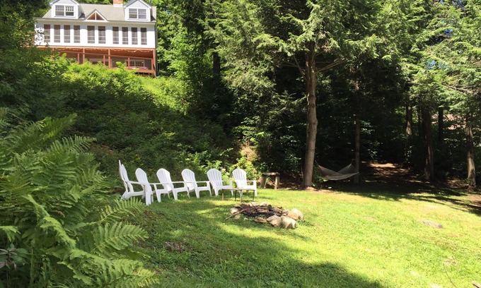 Wilmington Casa | 5 hab Lakehouse, 18 plazas, muelle privado, bañera de hidromasaje, a 15 minutos de Mount Snow