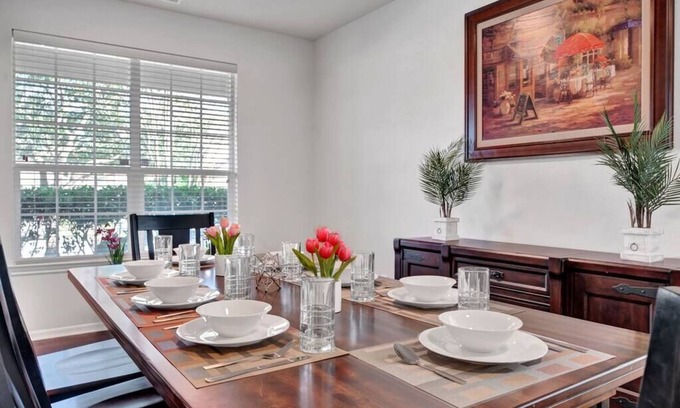 Spring Casa | 5 BDRM, Peloton Workout station & Xbox in game RM