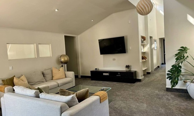 Havelock North Casa | 5 bed house centre of Havelock