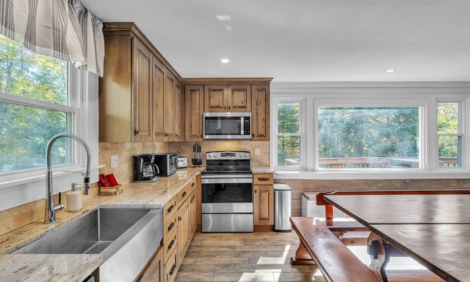 Killington Chalet De Esquí | 5-bedroom chalet walking distance to bars and restaurants - on the access road