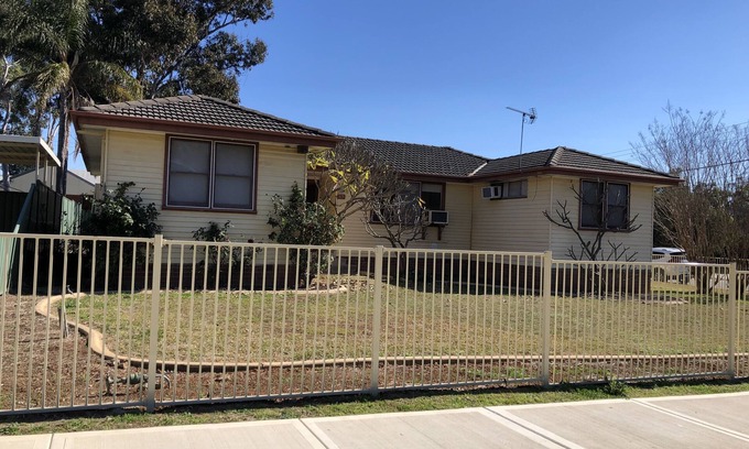 Kingswood Casa | 5 bedroom close to hospital/Sport facilities