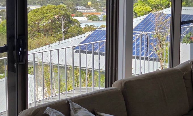 Brookvale Hotel | 5-bedroom holiday home on Northern beaches near Manly