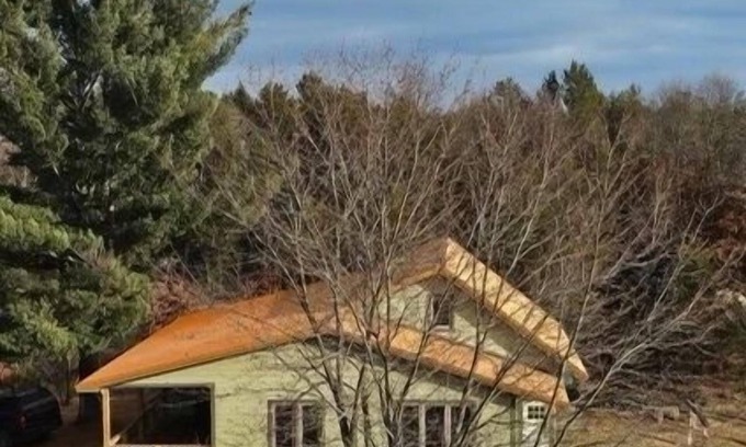 Babcock Casa | 5-bedroom house with WiFi and AC in Nekoosa 12 min from Necedah sleeps 14