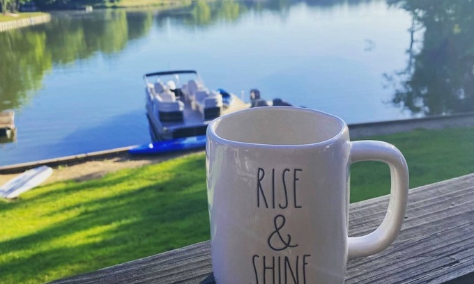 Lake Secession Casa | Gran casa frente al lago en una deseable cala tranquila en Lake Secession