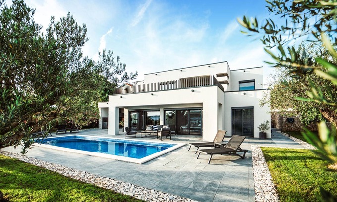 Rtina Casa | Impresionante casa de 5 dormitorios en.