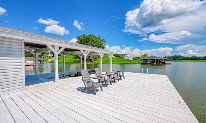 Twin Oaks Casa | 5 BR Lakefront Home w/ Private Dock, Kayaks, Gameroom, 2 Firepits, Baby Gear