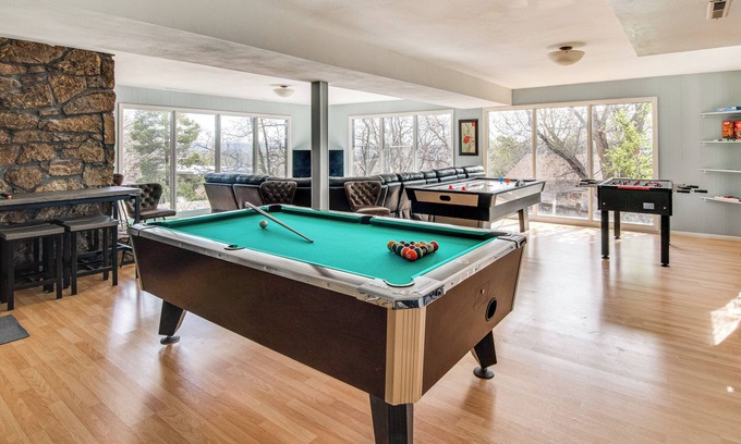 Skyway Casa | 5 Mi to Area Attractions: Home w/ Indoor Hot Tub