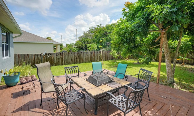Port Saint Lucie Casa | 5 Mi to Boating! Port St Lucie Home w/ Backyard