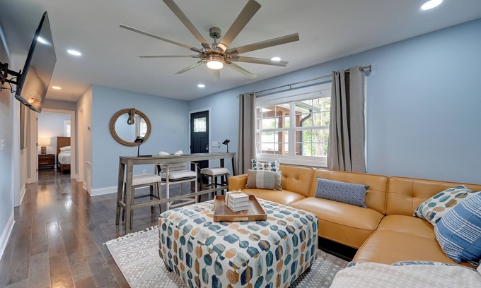 Midway Casa | 5 Mi to Lake Thom-A-Lex: Pet-Friendly Retreat