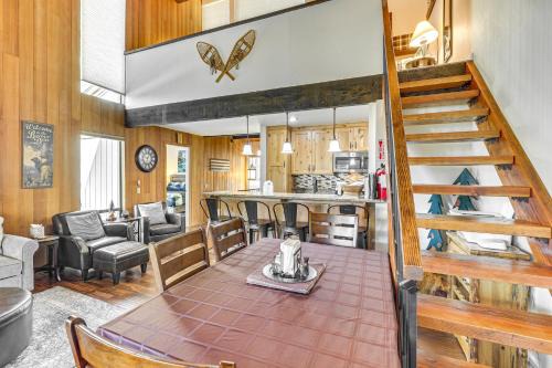 Kings Beach Apartamento | 5 Mi to Northstar Resort! Multi-Level Family Condo