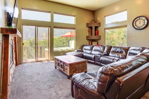 Wolf Creek Casa | 5 Mi to Powder Mtn Tuscan Mountain Retreat