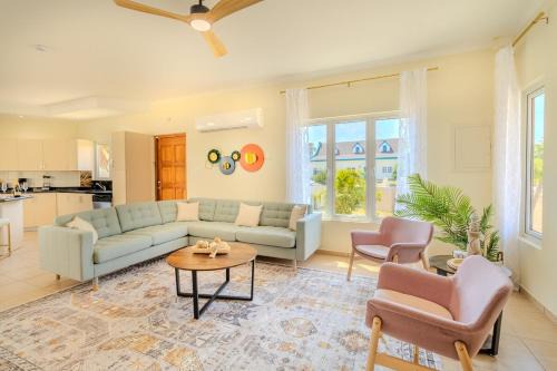 Opal Apartamento | 5 min to Beach Luxe Villa Opal Breeze by Bocobay