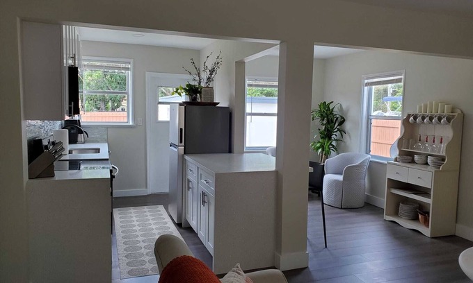 Delray Beach Casa | 5 Min Walk to the Ave 5 min Drive to the Beach! Pet friendly!