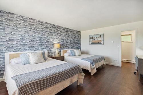 Petoskey Casa | 5 mins to DT Petoskey Breath taking Lake Views