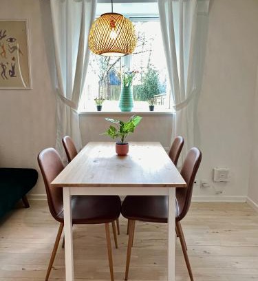 Billund Casa | 5 minute walk to LEGO House - 50m2 apartment with garden/A unit