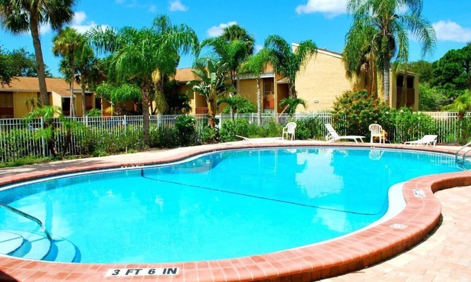 Gulf Gate Estates Condominio | 5 minutos en coche a n. Siesta Key 1/1 Condo grande. La piscina climatizada