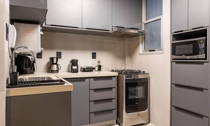 Leblon Apartamento | 5 Minutes From Leblon Beach Ap302