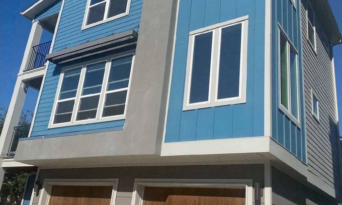 Parker Lane Casa | 5 minutes to downtown, 10 min to airport. Perfect for couple's retreat