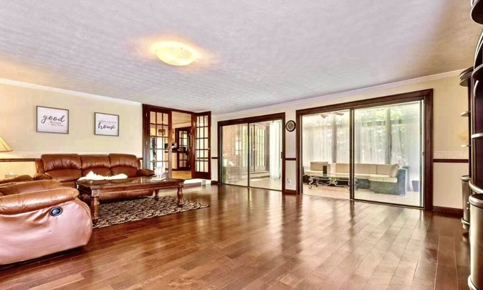 Duluth Casa | 5 minutes to shopping mall restaurants and highway