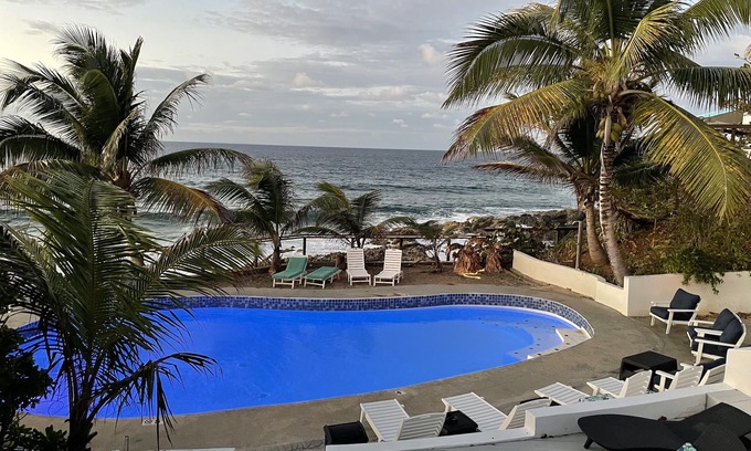 Cane Bay Condominio | 5 Nights Left in March 1 BR Oceanfront Condo Sleeps 4! Cane Bay! ST CROIX, USVI