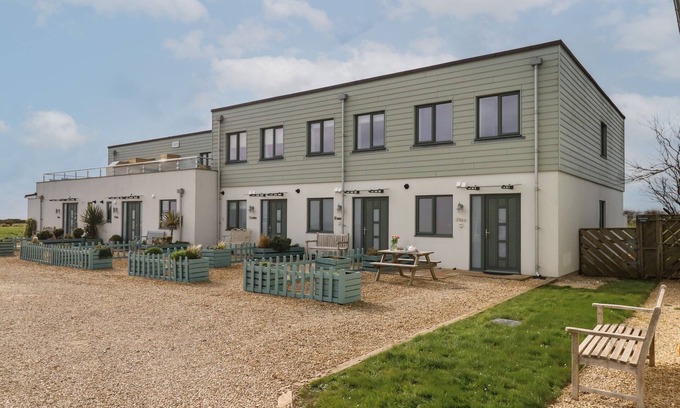 Bolberry Cabaña | 5 OCEAN REACH, pet friendly, character holiday cottage in Bolberry