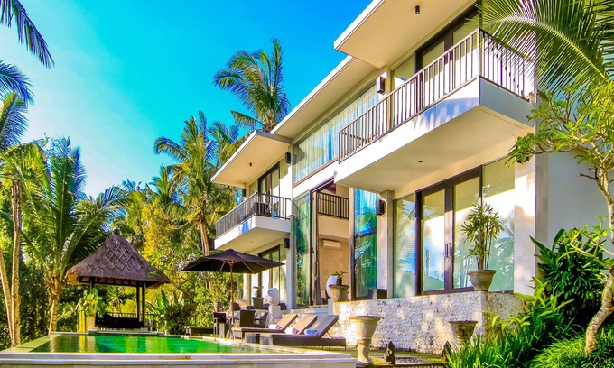 Abiansemal Villa | 5 * Villa con piscina en Ubud con recogida gratuita en el aeropuerto y uso gratuito de bicicletas.