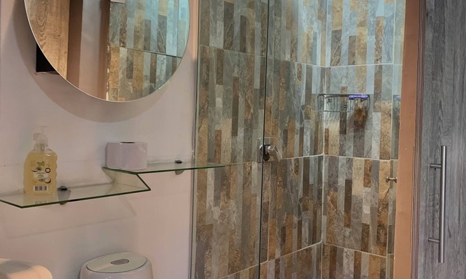 Astorga Apartamento | #5 suite ICON @ Lleras Park 201