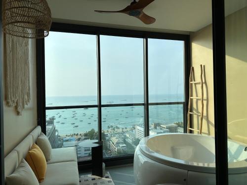 Pattaya Bay Apartamento | 503 Edge芭提雅25层正海景大二房二厅二卫, 沙滩+步行街+购物中心