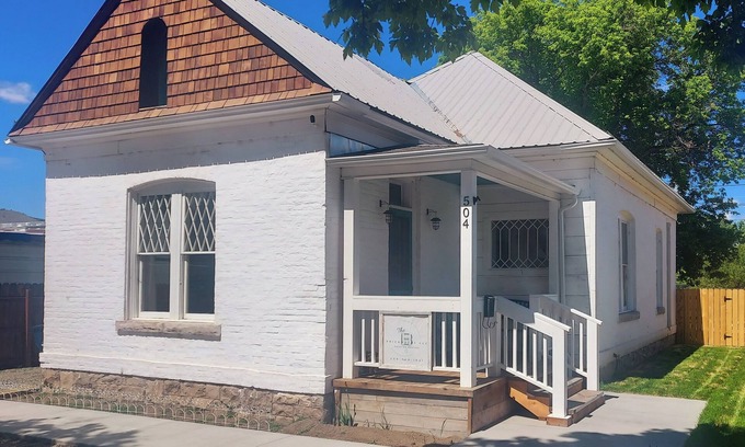 Salmon Casa | 504 Historic Brickhouse off Main St. - 2 Blocks from Salmon River