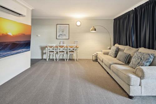 Urangan Hotel | 549 Apartments