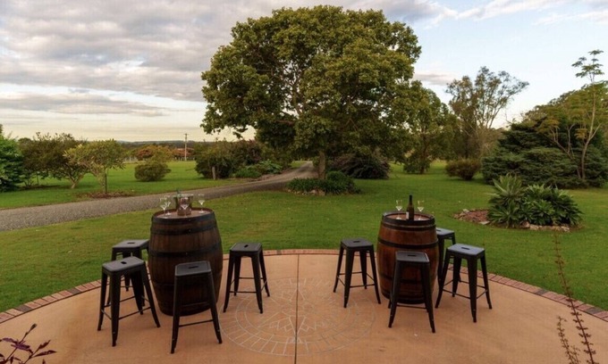 Lochinvar Casa | 5acres, 5bdr, Hunter Valley Vineyards, Fireplace, Pool, Secluded, Nature views