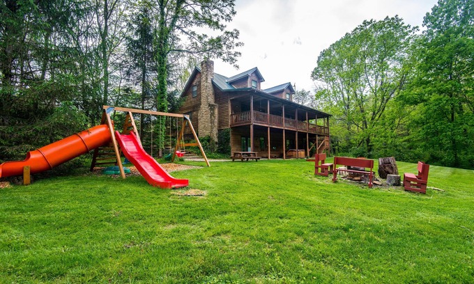Morgantown Casa | Enchanted Lake Lodge