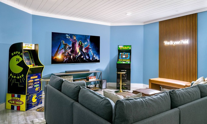 Bryson City Casa | 5BR/5.5 Bath/Mountain/City View Hot Tub Game Room Fire Pit Walk to Town