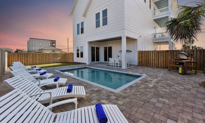 Bid-a-wee Beach Casa | Peaceful Easy Feeling - Private Beach & Pool