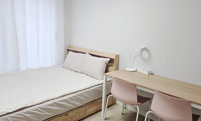 Deungchon-dong Apartamento | [5mins to Deungchon station] Full furnished studio #Queenbed