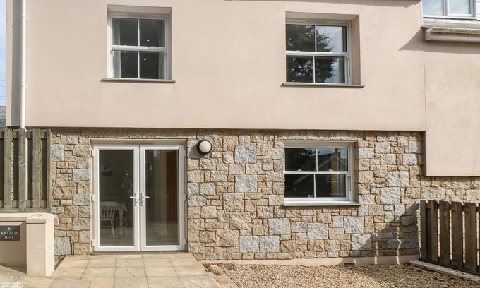 Penryn Casa | 6 ANTRON HILL, family friendly, with a garden in Mabe
