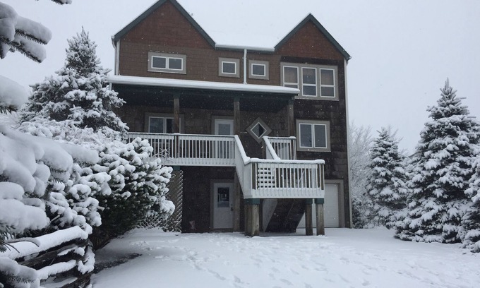 Banner Elk Chalet De Esquí | 6 recámaras 5 baños duermen 14 Ski in y Ski out Slopeside!