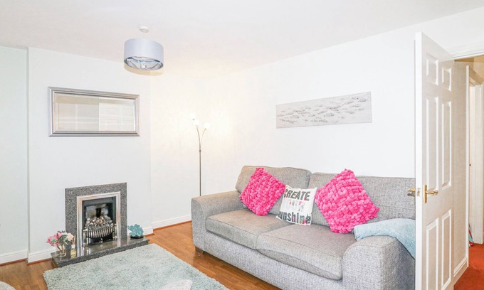 Bamford Cabaña | 6 FIDLERS CLOSE, with open fire in Bamford