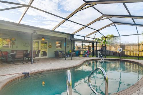 Clearwater Casa | 6 Mi to Clearwater Beach Home with Furnished Lanai