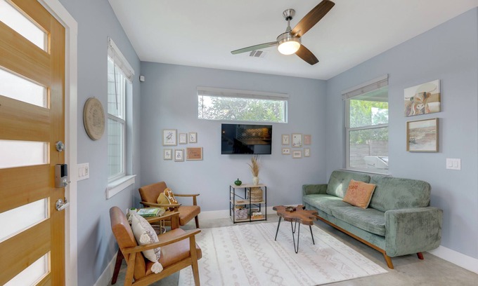 St. John - Coronado Hills Casa | 6 Mi to Dtwn: Austin Escape w/Private Yard